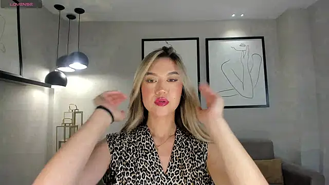 RebeccaHudson online show from 5, 2, 2026