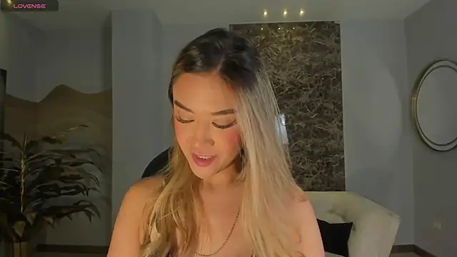 RebeccaHudson online show from 5, 4, 2026