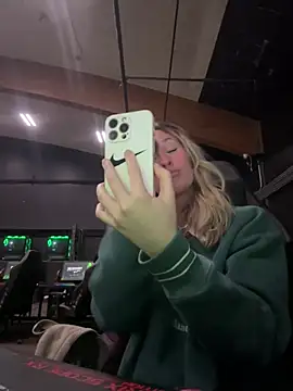 Snapshot of M1ssyk1ssy chatting on 26, 12, 2024 M1ssyk1ssy online show from 26, 12, 2024