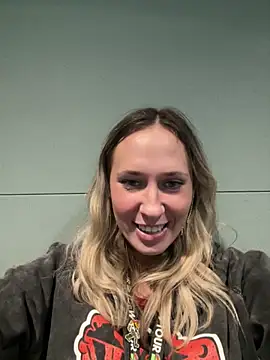 Snapshot of M1ssyk1ssy chatting on 30, 12, 2024 M1ssyk1ssy online show from 30, 12, 2024