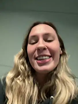 Snapshot of M1ssyk1ssy chatting on 1, 1, 2025 M1ssyk1ssy online show from 1, 1, 2025