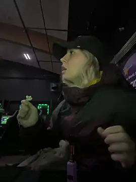 Snapshot of M1ssyk1ssy chatting on 4, 1, 2025 M1ssyk1ssy online show from 4, 1, 2025