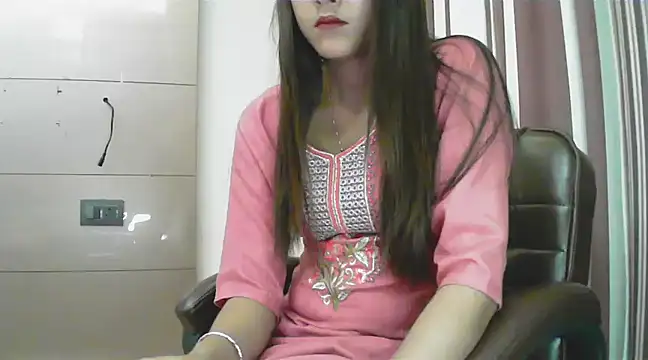 Snapshot of collage_hoty chatting on 5, 3, 2025 collage hoty online show from 5, 3, 2025