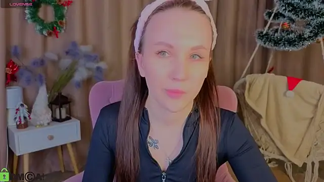 Snapshot of Wendy_mm chatting on 15, 12, 2025 Wendy mm online show from 15, 12, 2025