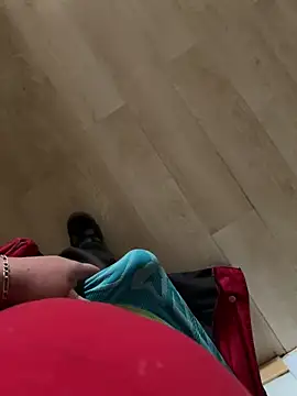 Snapshot of lescoquin2215 chatting on 27, 11, 2025 lescoquin2215 online show from 27, 11, 2025