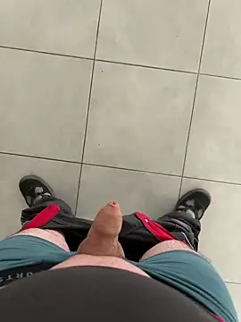 Snapshot of lescoquin2215 chatting on 5, 12, 2025 lescoquin2215 online show from 5, 12, 2025