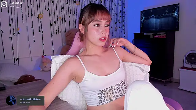 Snapshot of alice_guerin_ chatting on 12, 1, 2025 alice guerin online show from 12, 1, 2025