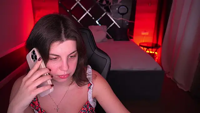 Snapshot of MirandaWong chatting on 24, 10, 2025 MirandaWong online show from 24, 10, 2025