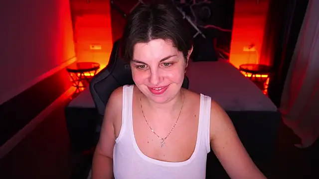 Snapshot of MirandaWong chatting on 4, 11, 2025 MirandaWong online show from 4, 11, 2025