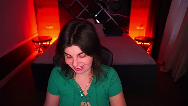 Snapshot of MirandaWong chatting on 7, 11, 2025 MirandaWong online show from 7, 11, 2025