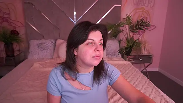 Snapshot of MirandaWong chatting on 3, 2, 2026 MirandaWong online show from 3, 2, 2026