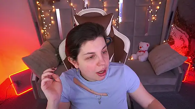 Snapshot of MirandaWong chatting on 7, 2, 2026 MirandaWong online show from 7, 2, 2026