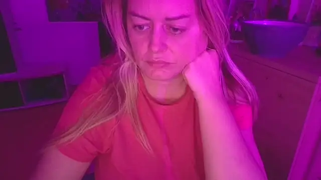 Meliss Official9 online show from 19, 12, 2025