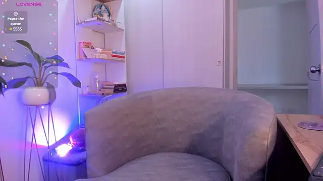 danna davis18 online show from 5, 12, 2024