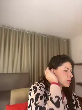 Snapshot of Alice_Biel chatting on 6, 6, 2026 Alice Biel online show from 6, 6, 2026
