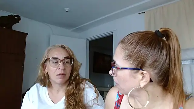 Snapshot of karlabarrera chatting on 3, 6, 2026 karlabarrera online show from 3, 6, 2026