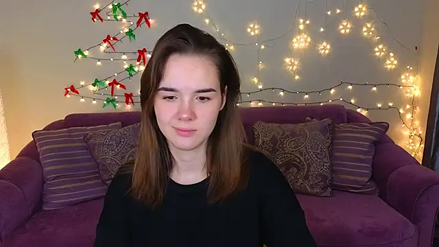 Snapshot of LindaRobertz chatting on 12, 1, 2025 LindaRobertz online show from 12, 1, 2025