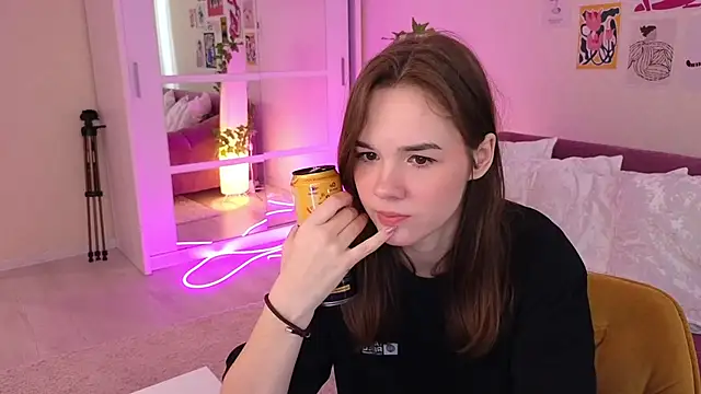 Snapshot of LindaRobertz chatting on 21, 3, 2025 LindaRobertz online show from 21, 3, 2025