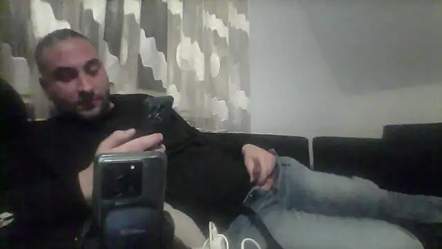 Snapshot of NewyorkDimi chatting on 31, 12, 2024 NewyorkDimi online show from 31, 12, 2024