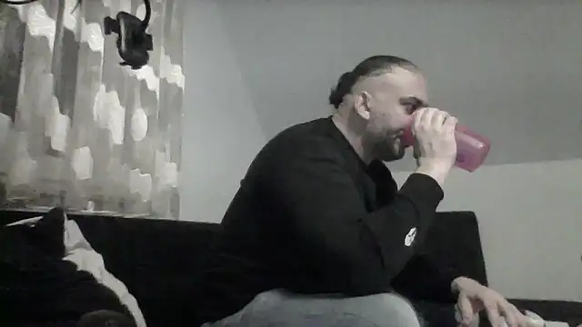 Snapshot of NewyorkDimi chatting on 6, 11, 2025 NewyorkDimi online show from 6, 11, 2025