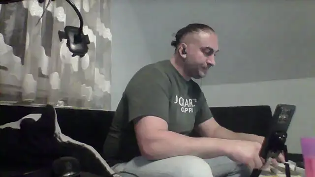 Snapshot of NewyorkDimi chatting on 13, 11, 2025 NewyorkDimi online show from 13, 11, 2025