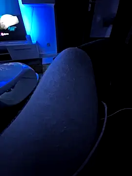 Snapshot of Warumnicht1980 chatting on 14, 2, 2025 Warumnicht1980 online show from 14, 2, 2025