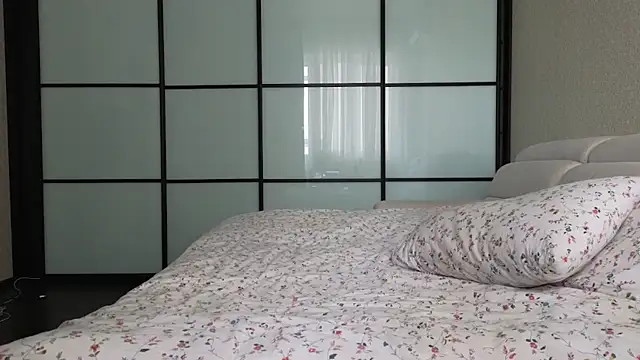 Snapshot of elsa_limerence chatting on 4, 10, 2025 elsa limerence online show from 4, 10, 2025