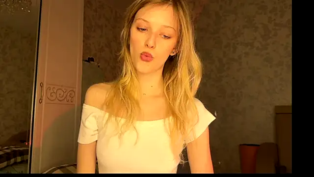 Evvie Summn1 online show from 23, 10, 2025