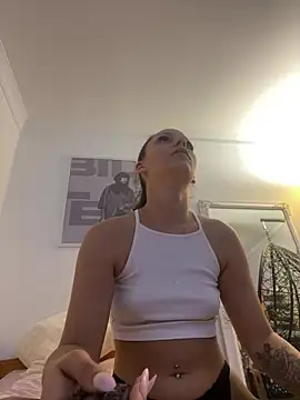 Snapshot of Chiara0102 chatting on 31, 5, 2026 Chiara0102 online show from 31, 5, 2026