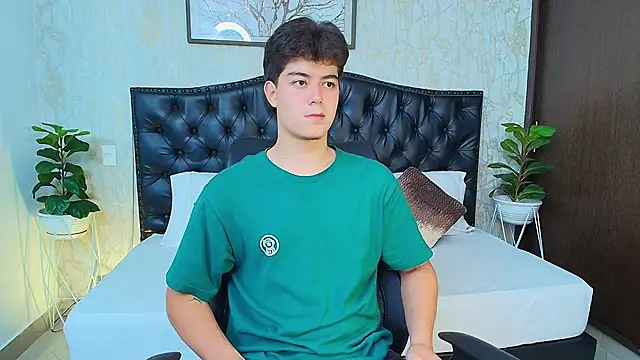 MaxxiCruz online show from 5, 10, 2025