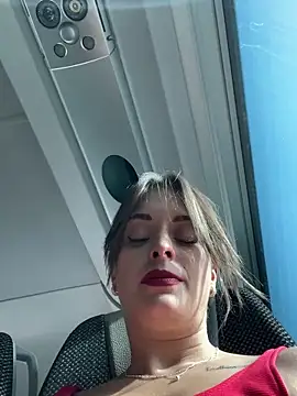 Yasmine47 online show from 9, 9, 2025