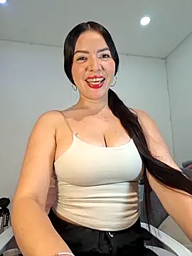 Snapshot of Anal_Luucia chatting on 19, 6, 2026 Anal Luucia online show from 19, 6, 2026