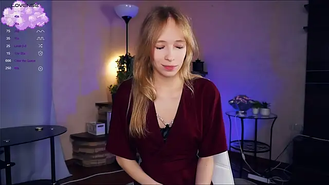 LynetBurby online show from 11, 12, 2024