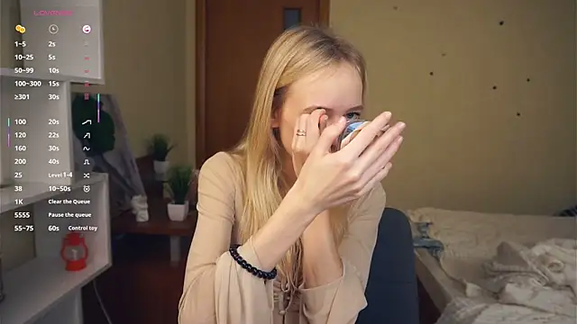 LynetBurby online show from 23, 10, 2025