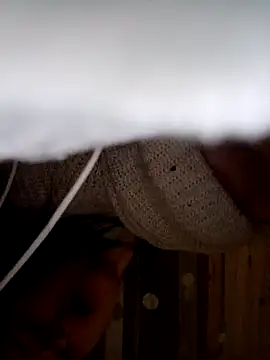 Snapshot of YuliannaFox chatting on 8, 2, 2025 YuliannaFox online show from 8, 2, 2025