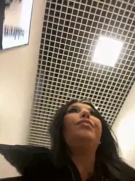 Tisha Busty online show from 18, 1, 2026