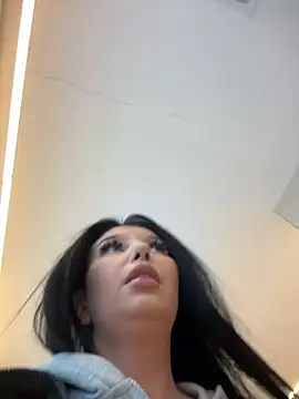 Tisha Busty online show from 12, 3, 2026