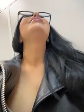 Tisha Busty online show from 25, 5, 2026