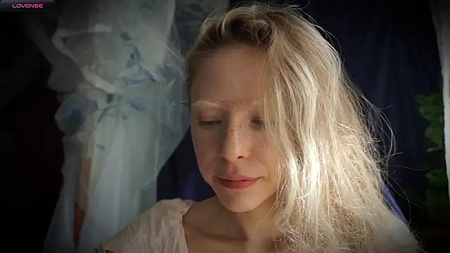 Snapshot of _Phantom_thread_ chatting on 24, 5, 2026 Phantom thread online show from 24, 5, 2026