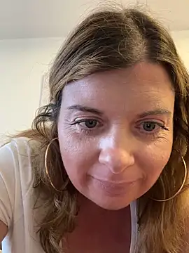 Lombada online show from 5, 12, 2025