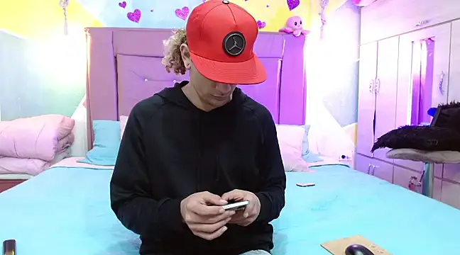 Snapshot of tylor_boy chatting on 16, 3, 2025 tylor boy online show from 16, 3, 2025