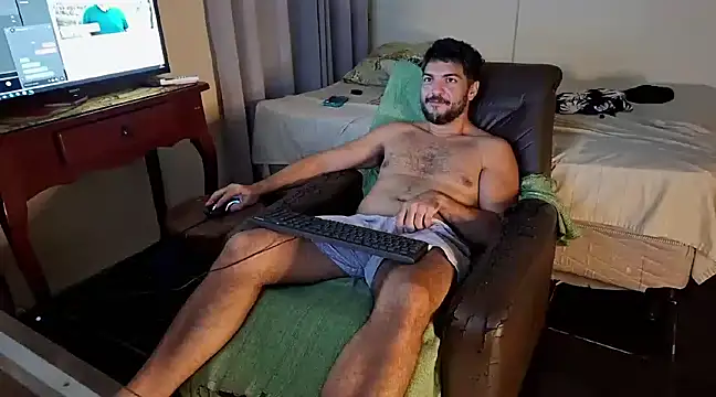 Snapshot of LUH133 chatting on 13, 12, 2024 LUH133 online show from 13, 12, 2024