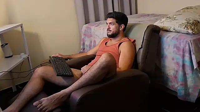 Snapshot of LUH133 chatting on 27, 11, 2025 LUH133 online show from 27, 11, 2025