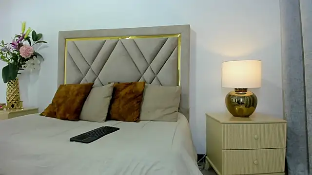 emily queen2 online show from 14, 1, 2026