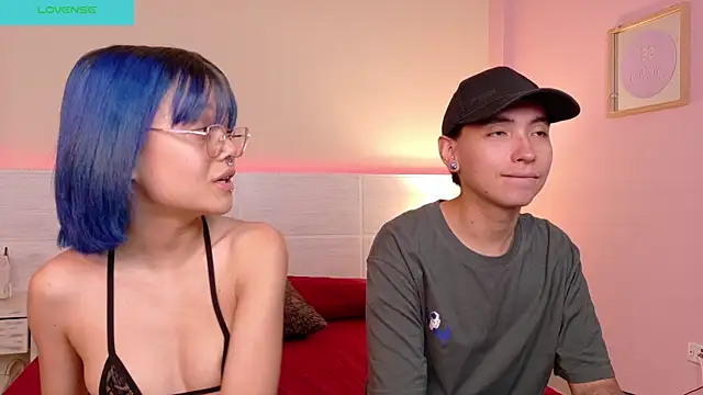 Snapshot of MARCUS_AND_HIKARY chatting on 5, 1, 2025 MARCUS AND HIKARY online show from 5, 1, 2025