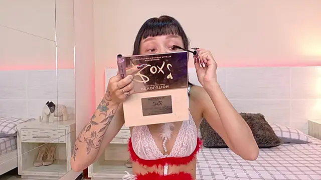 Snapshot of MARCUS_AND_HIKARY chatting on 4, 2, 2025 MARCUS AND HIKARY online show from 4, 2, 2025