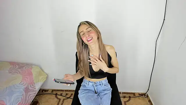 RachelJones  online show from 9, 3, 2025