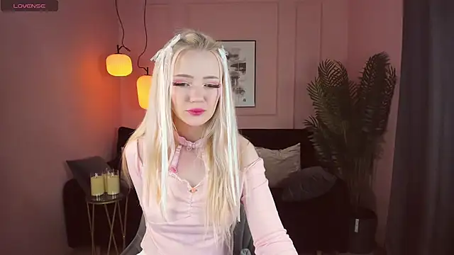 Snapshot of EmilyAir chatting on 2, 1, 2025 EmilyAir online show from 2, 1, 2025