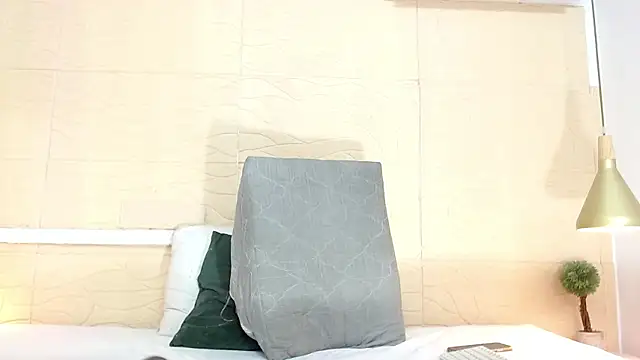 Chocolatte bar online show from 13, 1, 2025