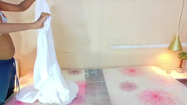 Chocolatte bar online show from 7, 10, 2025